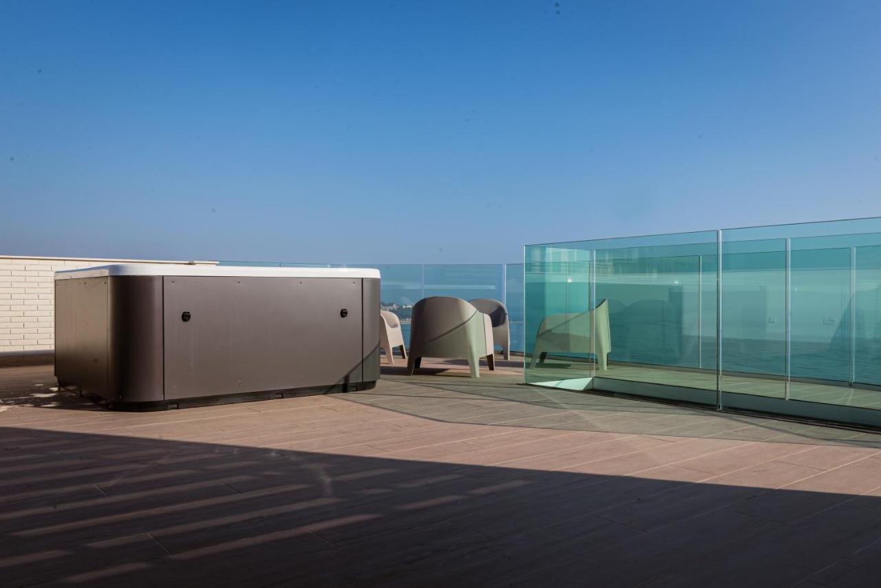 Modern Sea Front Jacuzzi Blue Sky Apartment Alicante Luaran gambar
